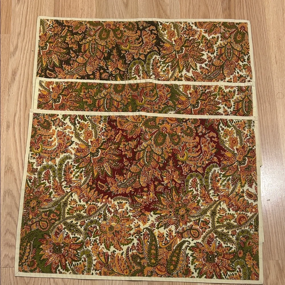 Pottery Barn Vintage Paisley Floral Placemats Qty 3